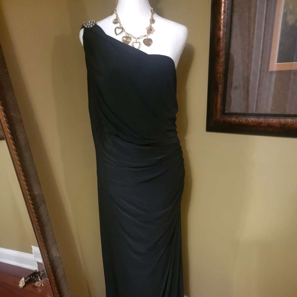 Lauren Ralph Lauren Black One-Shoulder Evening Gown